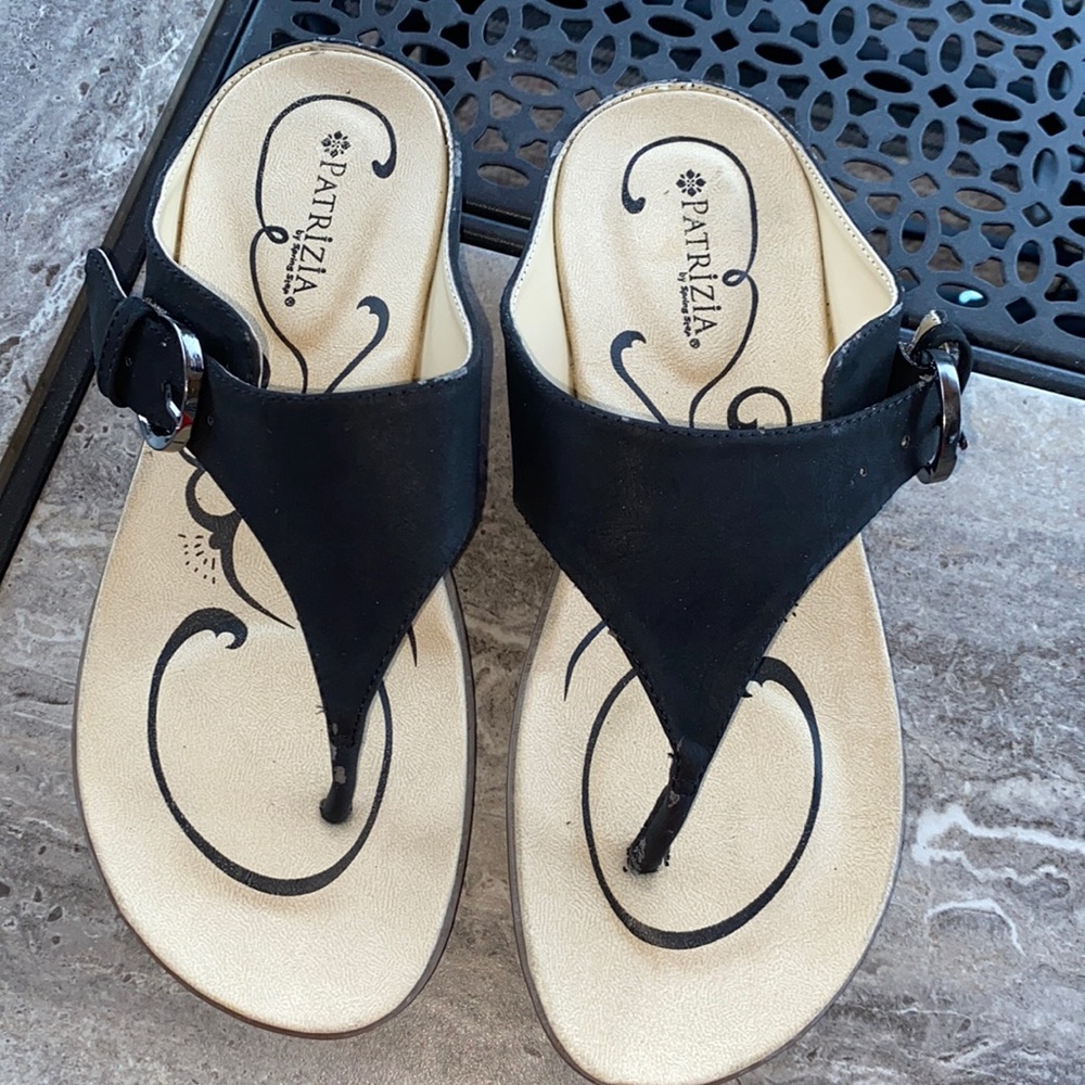 PATRIZIA SPRING STEP CENTAUR BLACK THONGS. Synthetic leather.